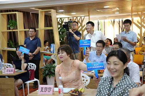 政府搭臺(tái) 創(chuàng)投對(duì)接 共助大學(xué)生創(chuàng)業(yè)——湖北省人才服務(wù)局“創(chuàng)立方·首場(chǎng)大學(xué)生創(chuàng)業(yè)路演周會(huì)”成功舉辦 政府搭臺(tái) 創(chuàng)投對(duì)接 共助大學(xué)生創(chuàng)業(yè)——湖北省人才服務(wù)局“創(chuàng)立方·首場(chǎng)大學(xué)生創(chuàng)業(yè)路演周會(huì)”成功舉辦