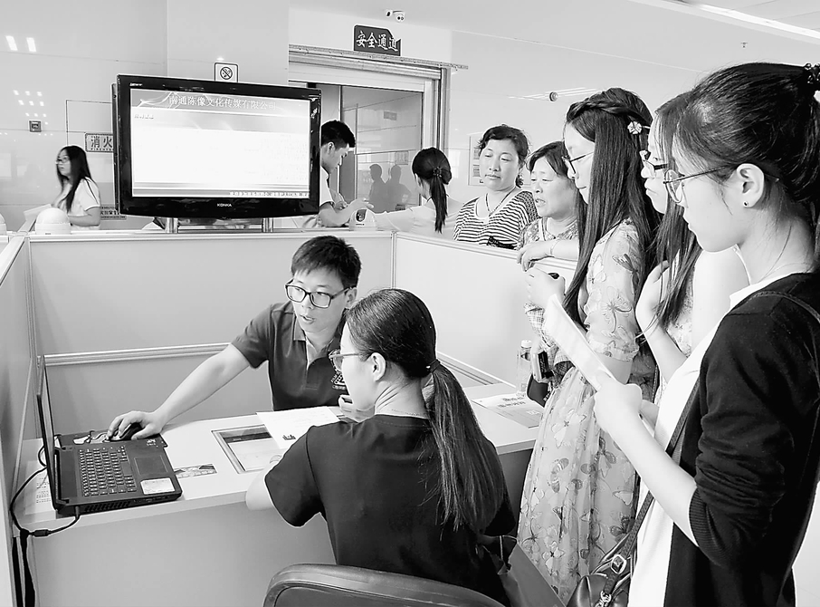 江蘇省南通市如東縣為高校畢業(yè)生就業(yè)牽線搭橋