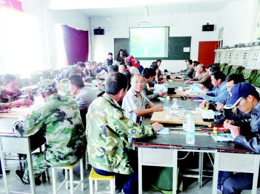 甘肅省定西市安定區(qū)技能培訓(xùn)助農(nóng)踏上致富路 甘肅省定西市安定區(qū)技能培訓(xùn)助農(nóng)踏上致富路