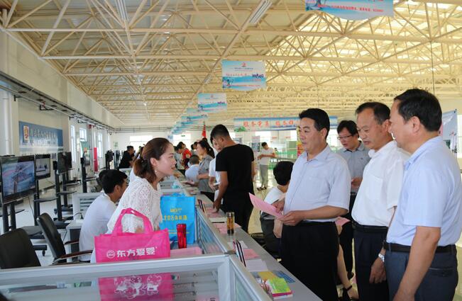 你送崗位 我們送政策——山東省微山縣人社局與企業(yè)“面對(duì)面”解讀惠企政策