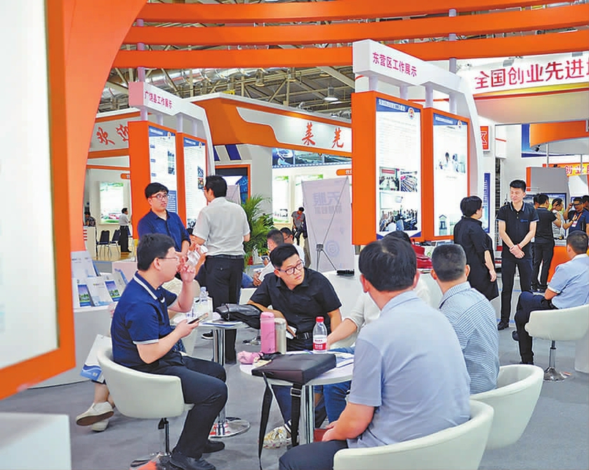 就業(yè)優(yōu)先 釋放新活力——進(jìn)一步引導(dǎo)鼓勵(lì)高校畢業(yè)生到基層工作