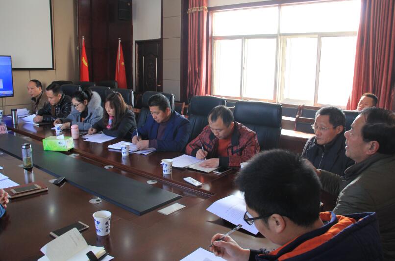 安徽：太湖縣人社局召開(kāi)2017年職業(yè)培訓(xùn)暨民生工程技工大省技能培訓(xùn)總結(jié)和謀劃2018年工作會(huì)議