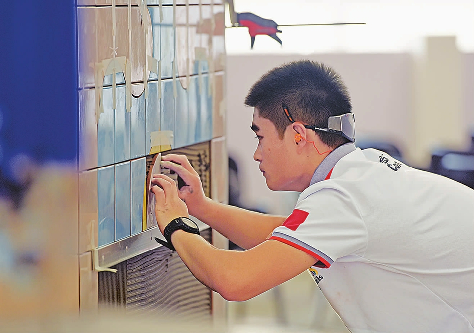 只有堅(jiān)持下來 才能走得更遠(yuǎn)——記第44屆世界技能大賽瓷磚貼面項(xiàng)目選手崔兆舉