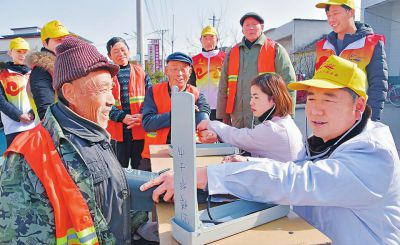 河南正陽:送醫(yī)下鄉(xiāng) 健康扶貧 河南正陽:送醫(yī)下鄉(xiāng) 健康扶貧