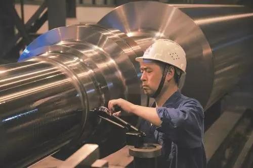 中央深改組第二次會議通過《關(guān)于提高技術(shù)工人待遇的意見》