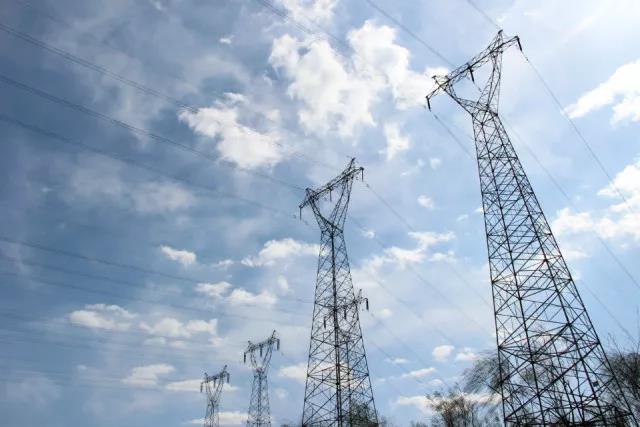 穿梭在生命的禁區(qū)——記國(guó)網(wǎng)山東檢修公司輸檢中心帶電班副班長(zhǎng)王進(jìn)