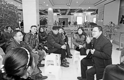 重慶：向農民工宣傳就業(yè)創(chuàng)業(yè)政策