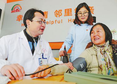 浙江湖州:診下鄉(xiāng) 送上健康 浙江湖州:診下鄉(xiāng) 送上健康