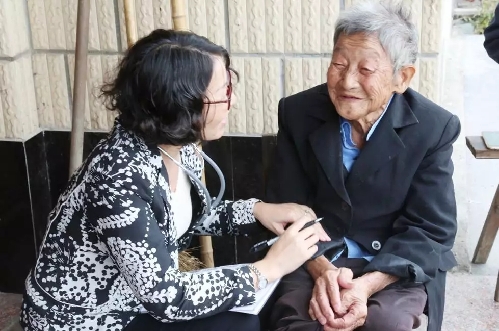 2018年上海市人力資源社會保障工作會議召開：謀劃實施技能人才培養(yǎng)、評價、引進(jìn)、使用、激勵和表彰等若干政策