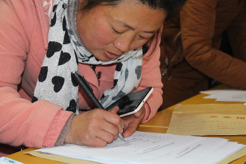 湖南省慈利縣隆重舉辦“就業(yè)扶貧”大型招聘服務(wù)活動，為貧困群眾送“定制”崗位