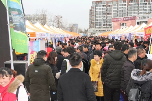 春風(fēng)作伴好還鄉(xiāng)——江蘇省宿遷市“三進(jìn)三幫”2018就業(yè)創(chuàng)業(yè)“春風(fēng)行動(dòng)”火熱進(jìn)行中