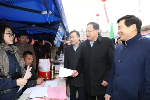 春風(fēng)作伴好還鄉(xiāng)——江蘇省宿遷市“三進(jìn)三幫”2018就業(yè)創(chuàng)業(yè)“春風(fēng)行動(dòng)”火熱進(jìn)行中