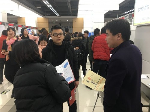 江蘇省蘇州市使出絕招 節(jié)后三天企業(yè)平均返崗率超九成