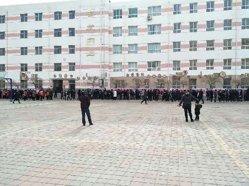 河北省豐寧縣“精準(zhǔn)就業(yè)”2018春季招聘會(huì)圓滿(mǎn)落幕