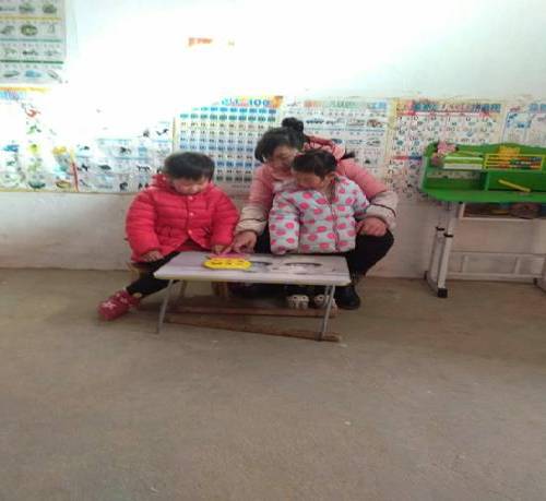 安徽廬江：有種力量叫感動(dòng)，讓我們?cè)诜鲐毜穆飞巷L(fēng)雨兼程