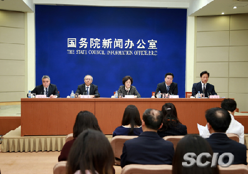 國務(wù)院政策例行吹風(fēng)會：清理規(guī)范政府性收費和留學(xué)回國人員創(chuàng)業(yè)創(chuàng)新工作