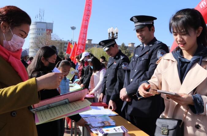 甘肅甘州：開展“農(nóng)民工法治宣傳教育日”活動