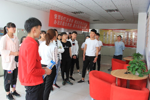 寧夏石嘴山：大武口區(qū)“三送服務(wù)”情暖高校畢業(yè)生