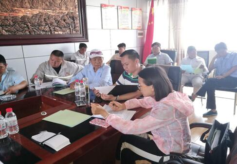 云南南澗：鳳祥飽享勞動(dòng)法律法規(guī)宣傳“大餐”