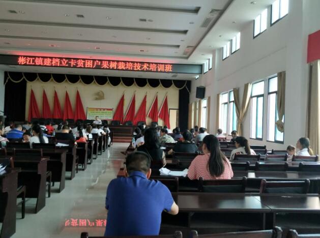 江西袁州：技能培訓(xùn)進鄉(xiāng)鎮(zhèn)，貧困群眾人人夸