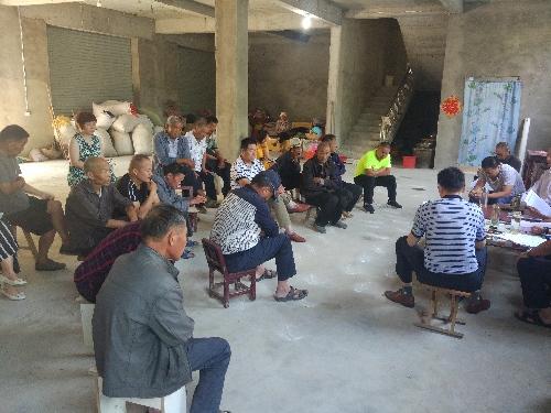 安徽界首：東城街道王劉村召開脫貧攻堅夏季攻勢“三冊兩審一核”初評會議