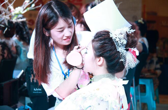 重慶合川：開展美容師職業(yè)技能大賽提高技能水平