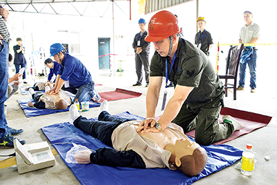 浙江桐廬：電工大“比武”