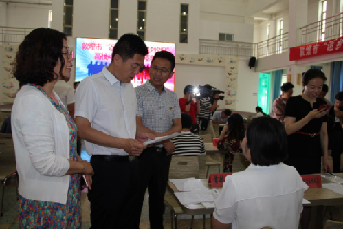 返鄉(xiāng)就業(yè) 筑夢(mèng)敦煌——甘肅省敦煌市舉辦“返鄉(xiāng)就業(yè)，筑夢(mèng)敦煌”高校畢業(yè)生專場(chǎng)招聘會(huì)