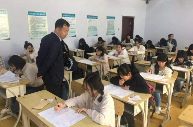 吉林：琿春市人社局開展在校幼師專業(yè)學(xué)生保育員職業(yè)資格鑒定工作