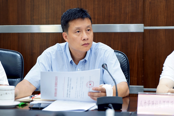 四川省政府召開省解決企業(yè)拖欠工資問題聯(lián)席會議2018年第一次全體會議