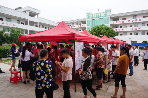 江西于都：鄉(xiāng)鎮(zhèn)片區(qū)招聘會(huì)——崗位送到家門口