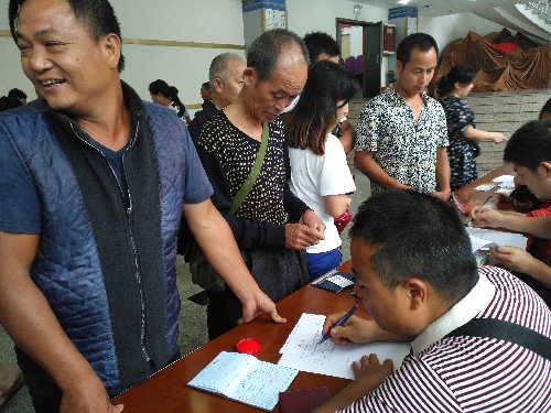 貴州岑鞏：分得新房，尋的崗位，脫貧在望