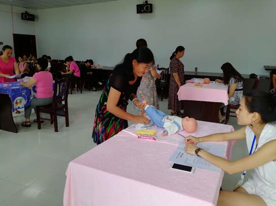 重慶秀山：母嬰護(hù)理6期結(jié)業(yè)