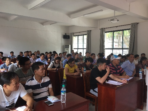 江西省信豐縣召開扶貧車間政策落實推進(jìn)會