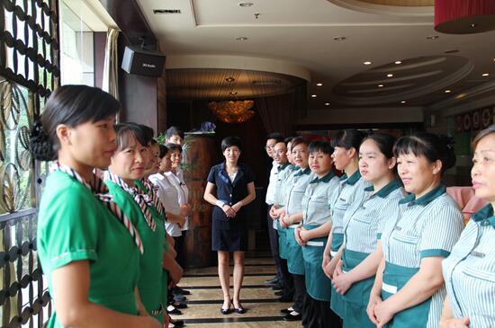 江西崇義：舉辦餐飲服務(wù)從業(yè)人員培訓(xùn)班