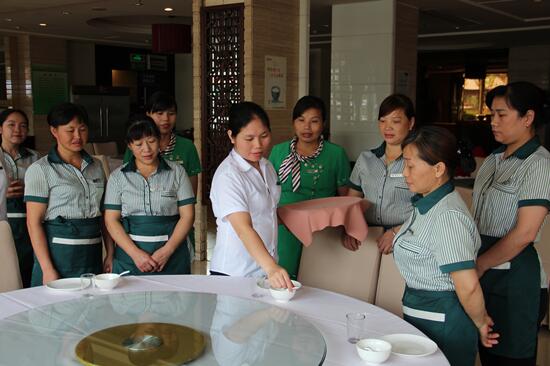 江西崇義：舉辦餐飲服務(wù)從業(yè)人員培訓(xùn)班