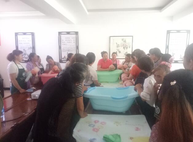 快樂培訓(xùn) 輕松帶娃——甘肅省臨澤縣舉辦育嬰員技能培訓(xùn)班