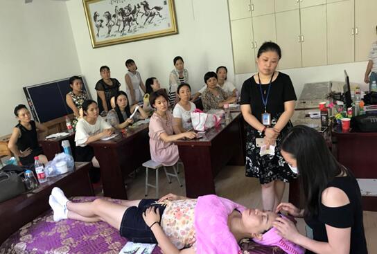 安徽廬江：舉辦首期美容師就業(yè)技能培訓(xùn)班