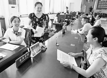 湖北襄陽：提高辦事效率方便參保群眾