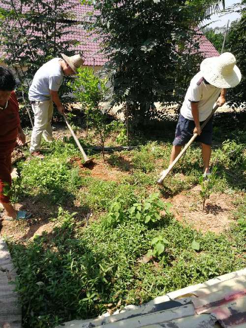 繡”好就業(yè)扶貧“花”——記江西省宜豐縣良田鋪村駐村第一書(shū)記熊仕睿