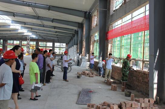 一技在手 脫貧無憂——江西省信州區(qū)91名貧困勞動力參加砌筑工考評