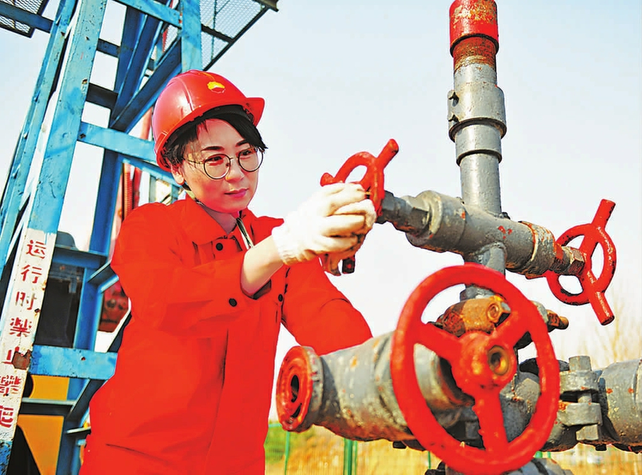 不忘初心 當(dāng)個(gè)好工人——記大慶油田第四采油廠采油女工楊海波