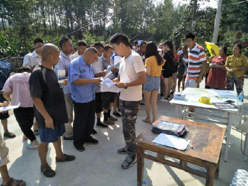 湖北谷城：茨河鎮(zhèn)聚焦精準(zhǔn)幫扶讓貧困群眾搭上致富快車