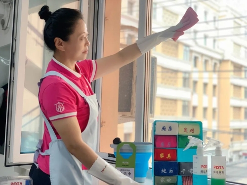 哈爾濱報達(dá)家政家政勞務(wù)品牌照片01