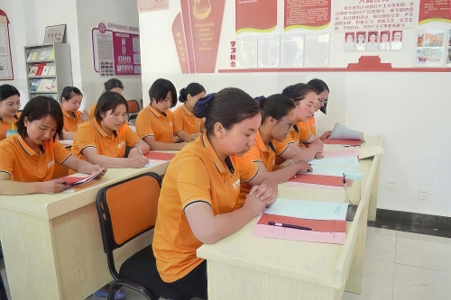 長寧涉外家政師家政勞務(wù)品牌照片4