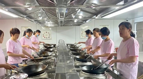 “窩窩管家”家政勞務(wù)品牌照片5