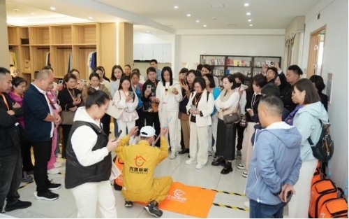 優(yōu)逸管家+家政勞務(wù)品牌照片+6