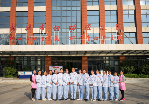 “龍城福嫂”母嬰護(hù)理勞務(wù)品牌照片3