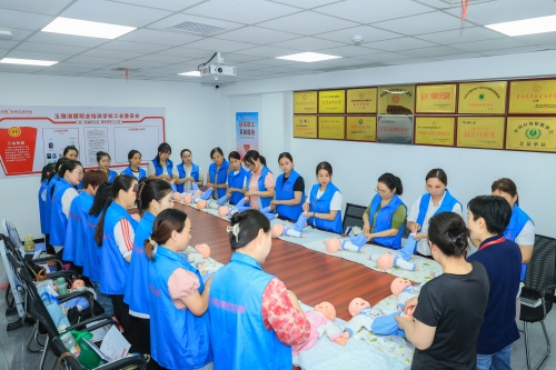 長沙玉雅清朦+家政勞務(wù)品牌照片+1