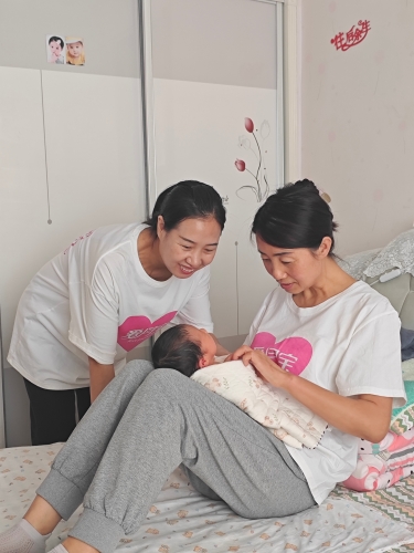 “崆峒月嫂”家政勞務(wù)品牌照片 1